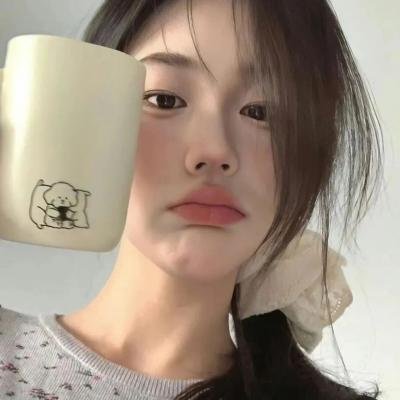 睡沙发的人